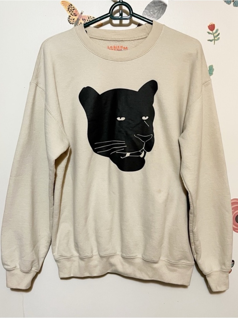 Lorien Stern Cream Sweatshirt with Black Panther Graphic M Unisex